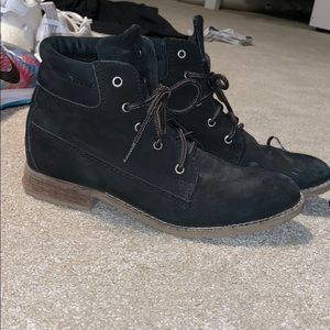 Steve Madden Lace up booties